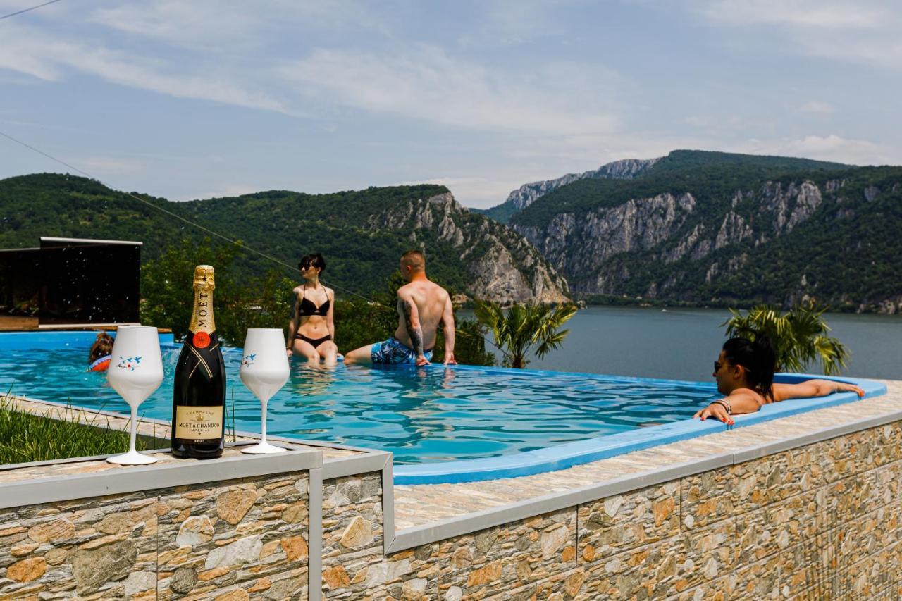 Rex Infinity View 4* Cazanele Dunarii Dubova Εξωτερικό φωτογραφία